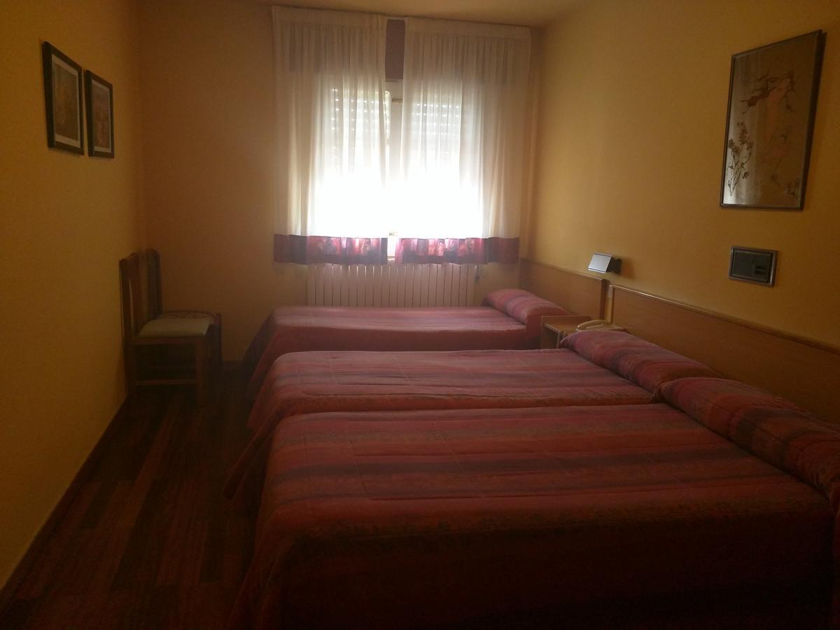 Hostal San Paio Lavacolla Exterior photo