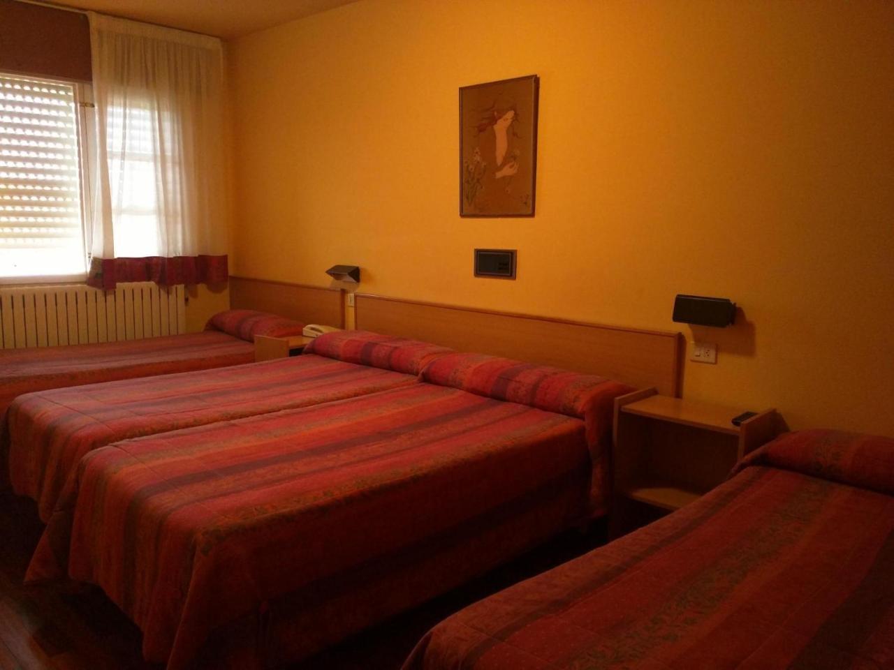 Hostal San Paio Lavacolla Exterior photo